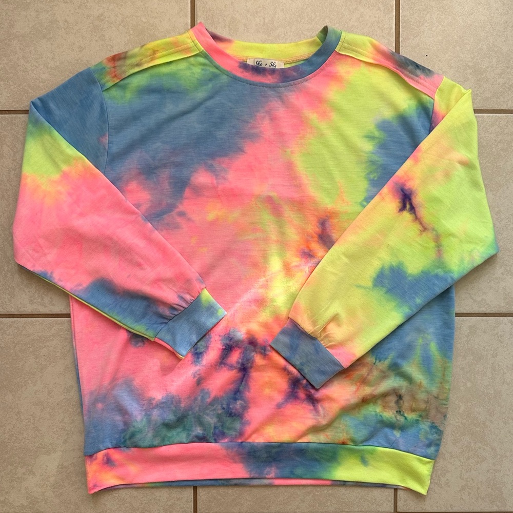 She + Sky Longsleeve Tie Dye Shirt, Size Large